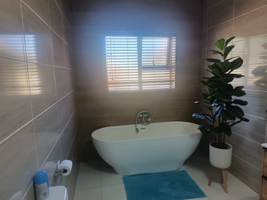 4 Bedroom Property for Sale in Hillcrest Northern Cape